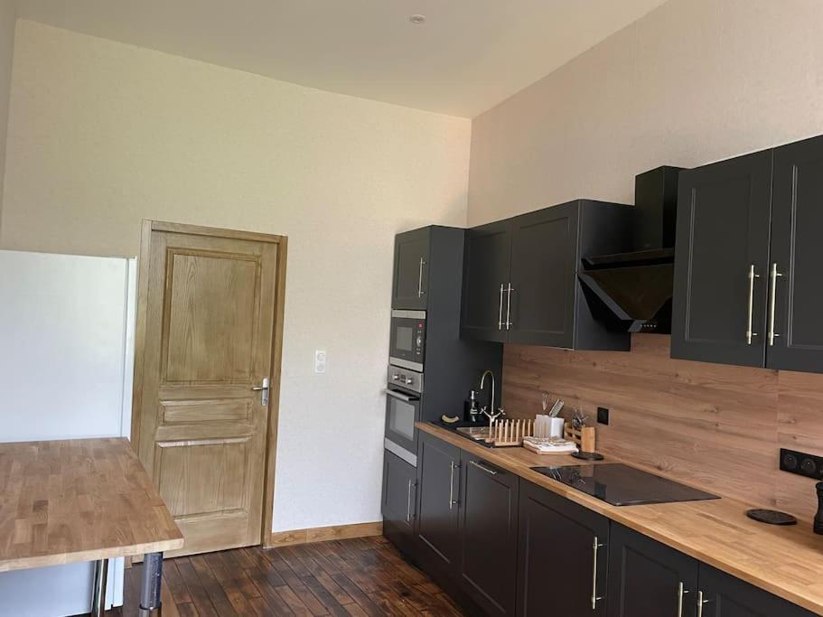 Appartement De Caractere Mirecourt Exteriér fotografie